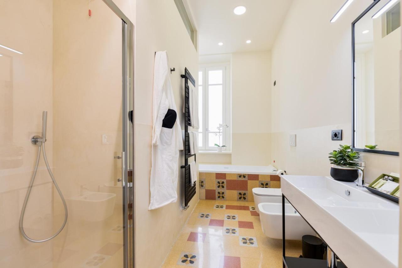 Affittacamere Foresteria Di Piazza Cavour - Luxury Suites&guest House